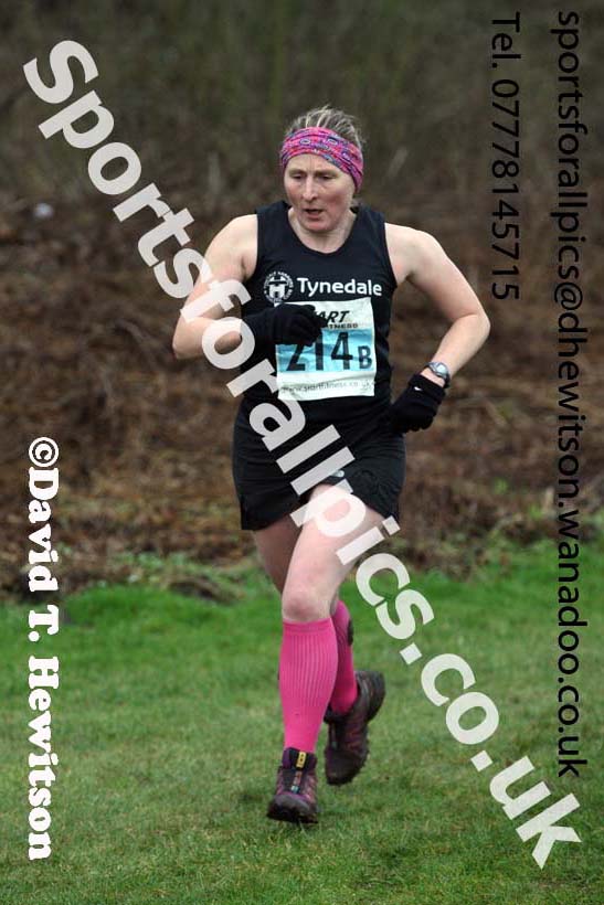 Senior and veteran womens Durham Cathedral Cross Country Relays, Maiden Castle, Durham. Photo: David T. Hewitson/Sports for All Pics